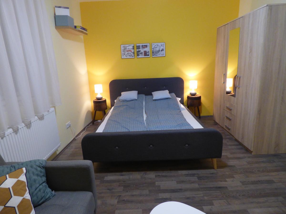 Yellow Apartment Debrecen Eksteriør bilde