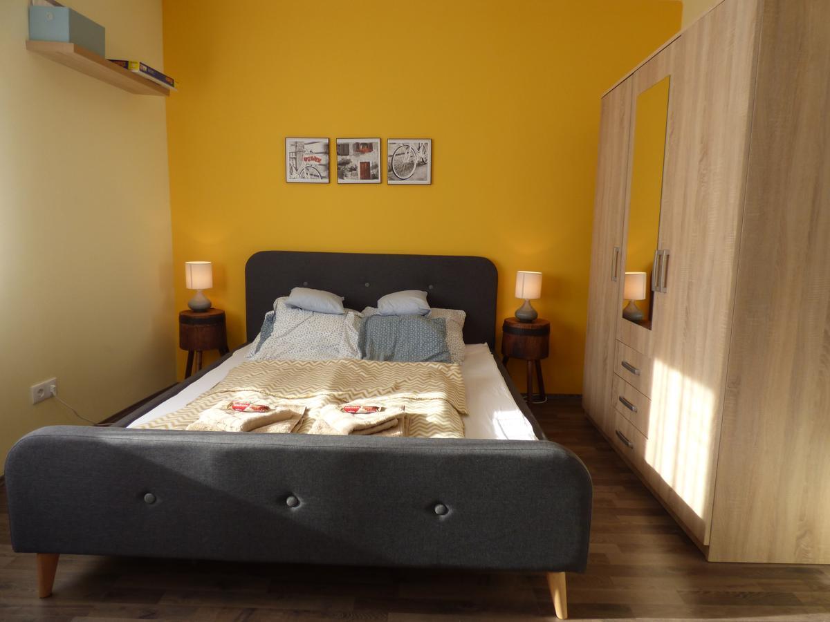 Yellow Apartment Debrecen Eksteriør bilde